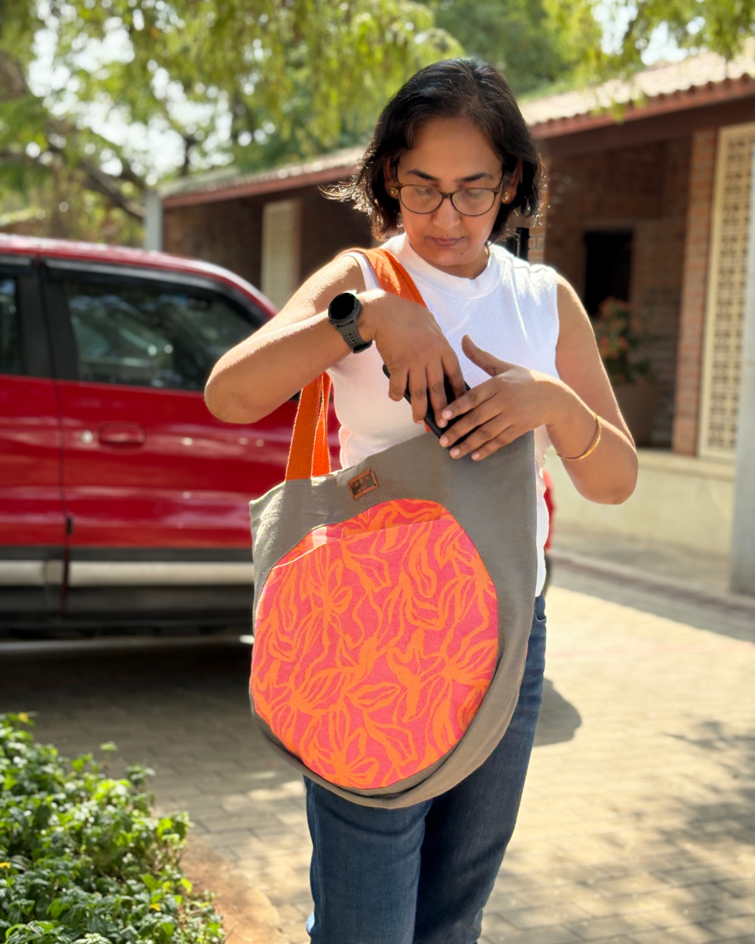 Big Encircle Bag - Grey and Pink Orange Pockets