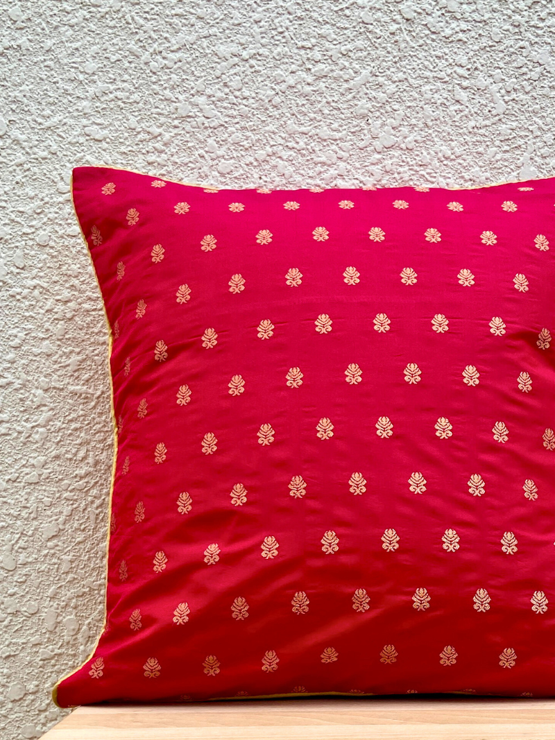 Festive Red, Green & Tear Drop Cream Gold Cushion Cover Combo